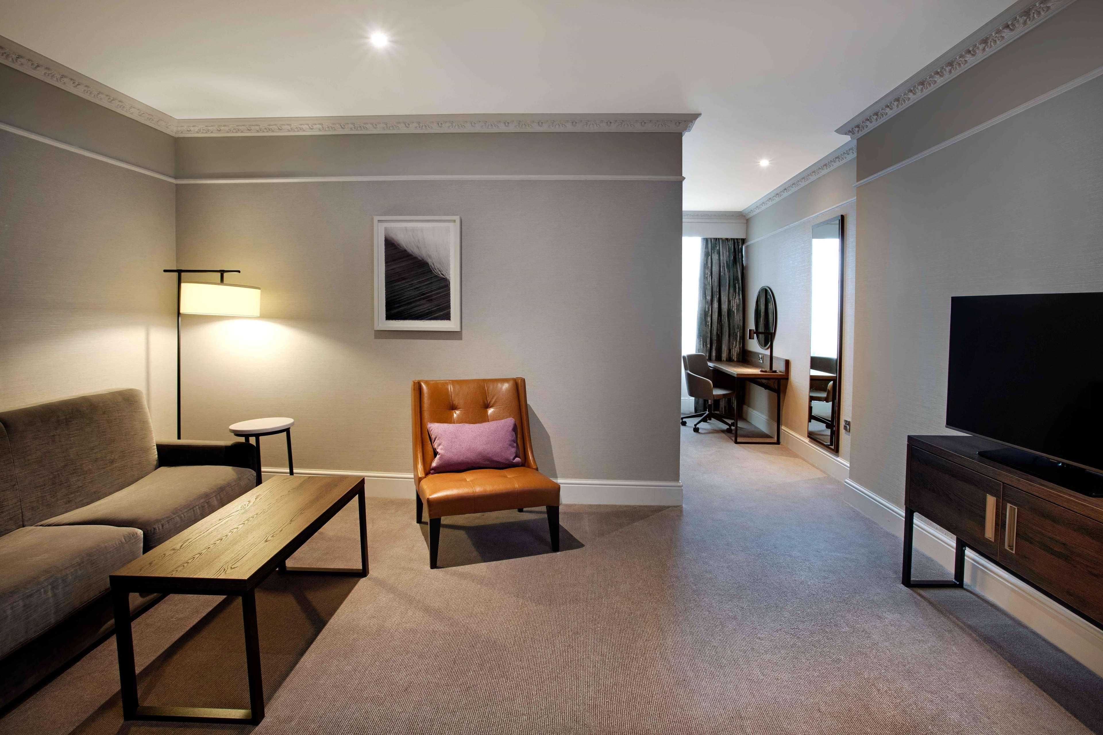 מלון Hilton Edinburgh Carlton מראה חיצוני תמונה