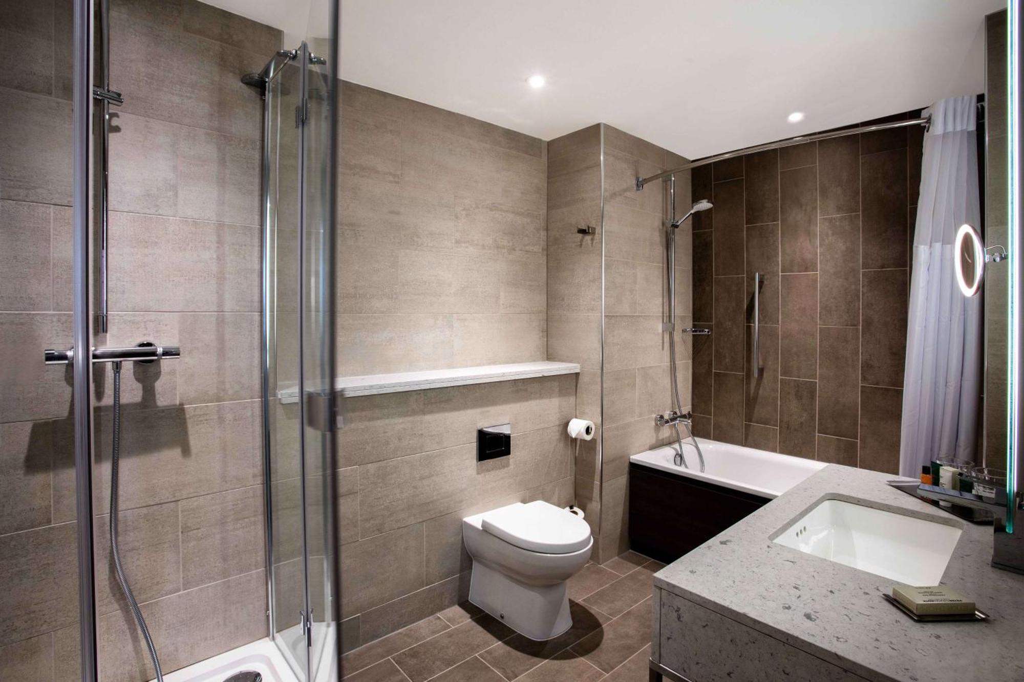 מלון Hilton Edinburgh Carlton מראה חיצוני תמונה