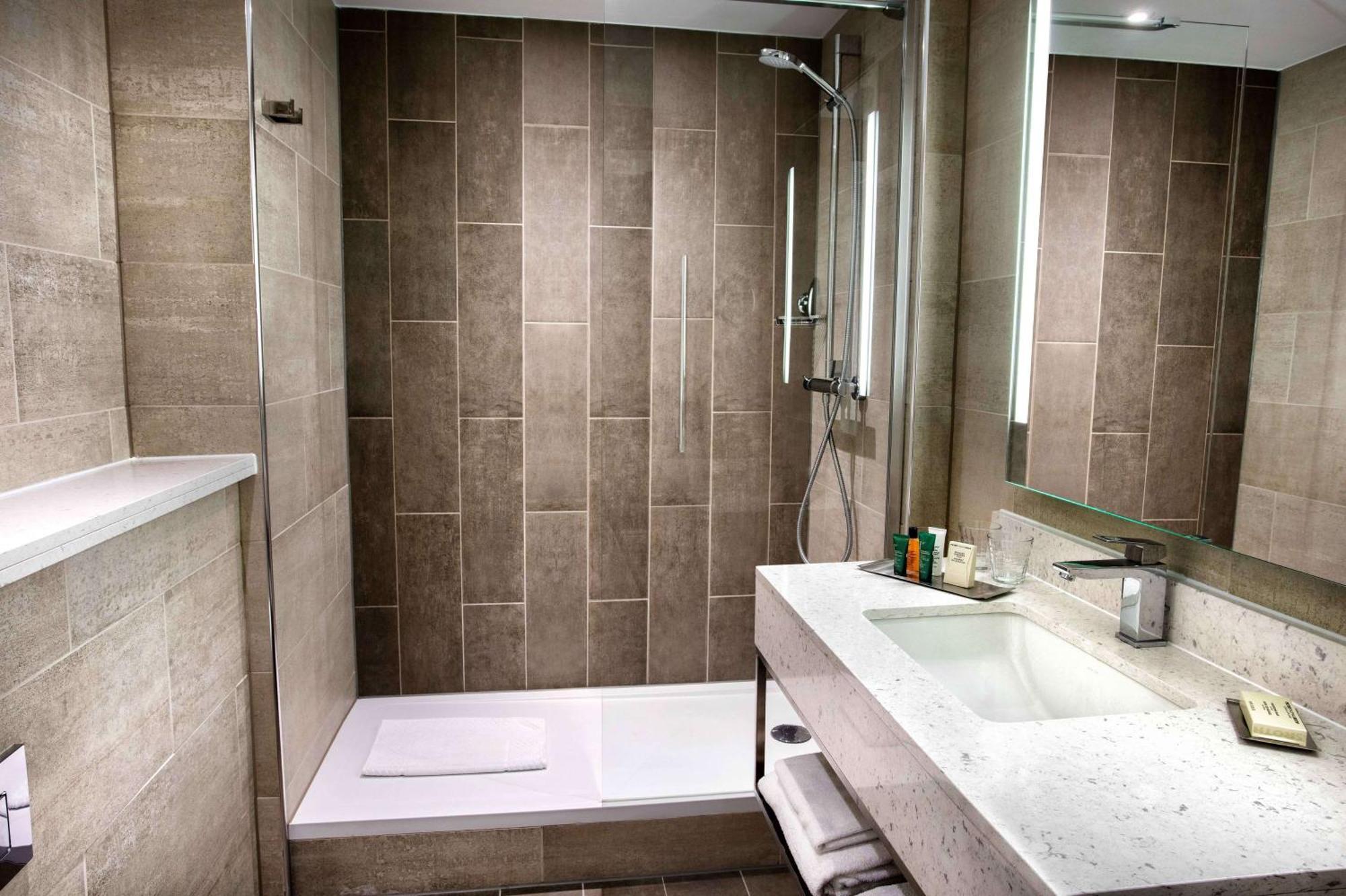 מלון Hilton Edinburgh Carlton מראה חיצוני תמונה